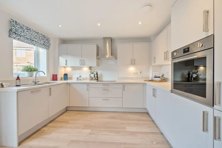 Image carousel 3529031 1768615256