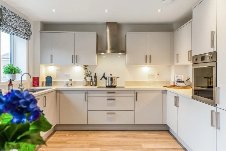 Image carousel 3529041 1768615256