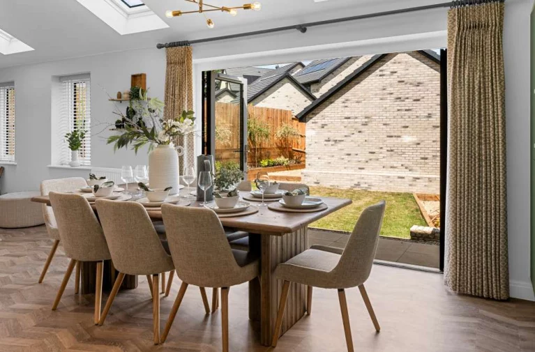 Image carousel 3529481 1768615294