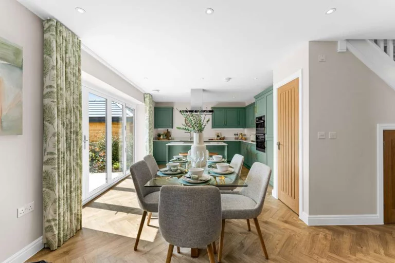 Image carousel 3529706 1768615298