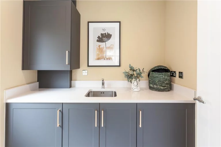 Image carousel 3530461 1768788360