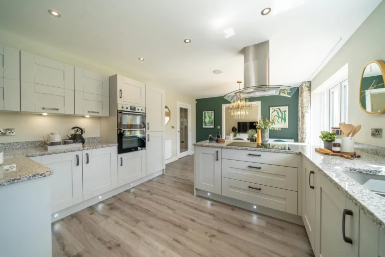 Image carousel 3539966 1769835681