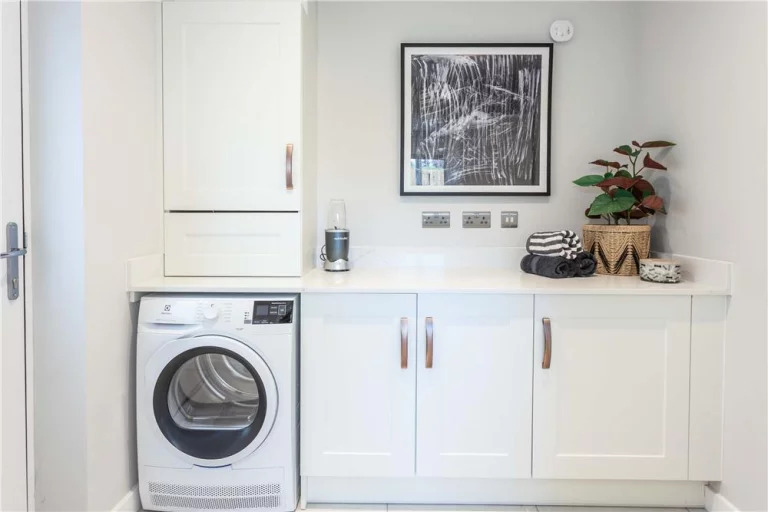 Image carousel 3540481 1769911687