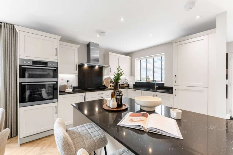 Image carousel 3543396 1770429653