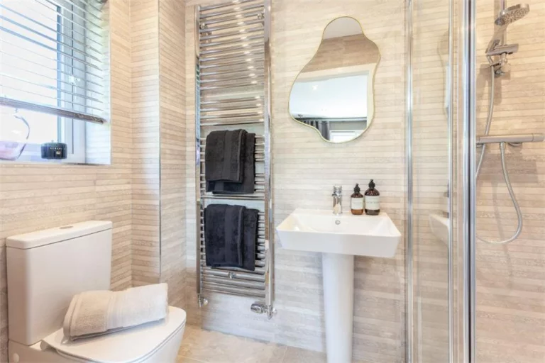 Image carousel 3544756 1770516489