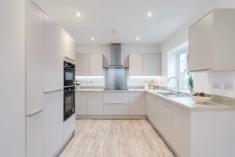 Image carousel 3545341 1770572305