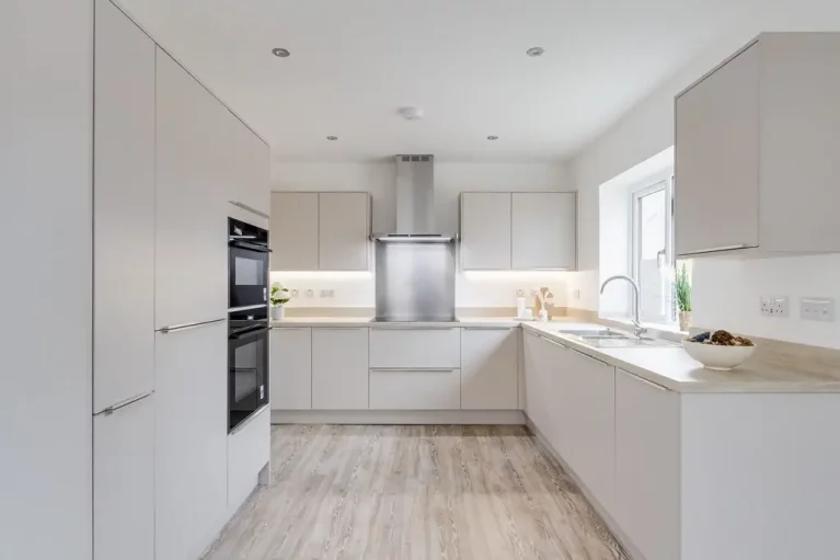 Image carousel 3545396 1770572508