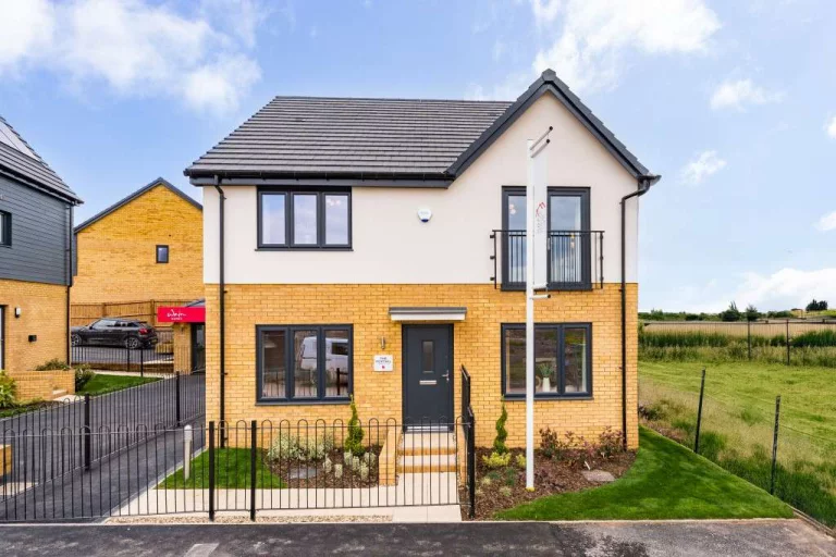 Image carousel 3546951 1770861698