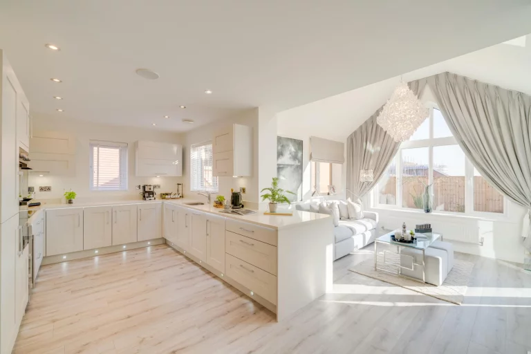 Image carousel 3556606 1772859658