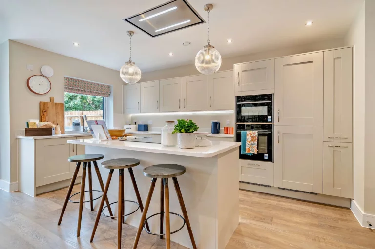 Image carousel 3556996 1773015129