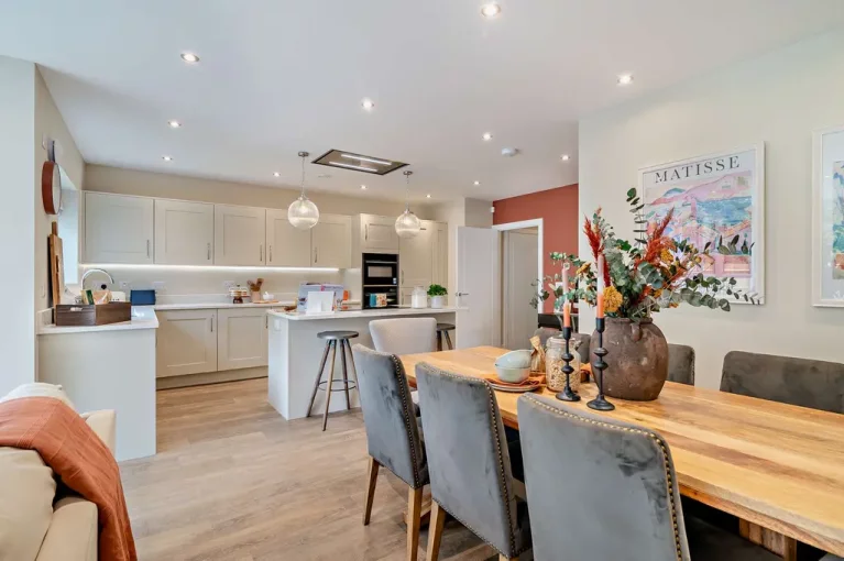 Image carousel 3557006 1773015149