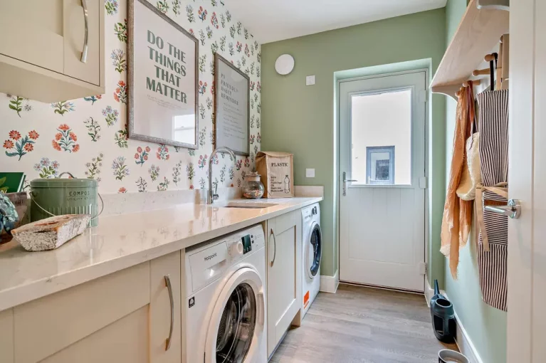 Image carousel 3557041 1773015210