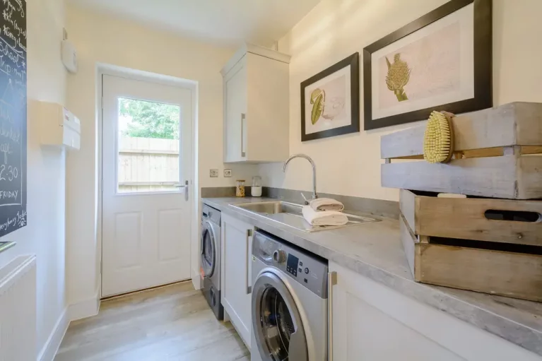 Image carousel 3557171 1773015731