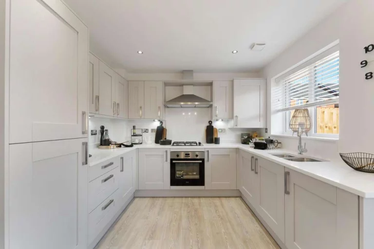 Image carousel 3558546 1773280884