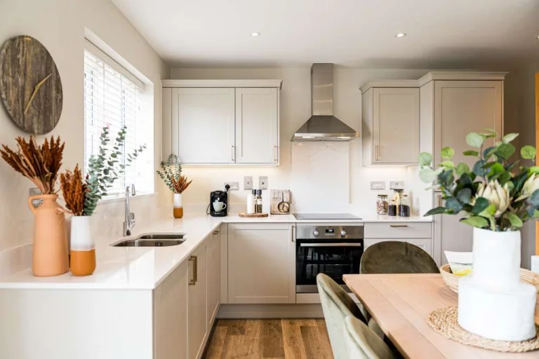 Image carousel 3558641 1773280901