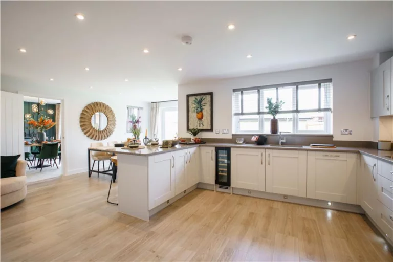 Image carousel 3559086 1773281953