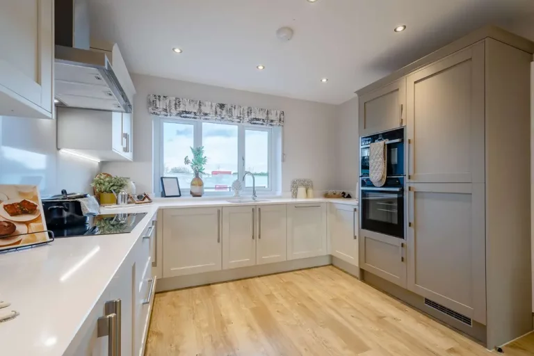 Image carousel 3566286 1774256211