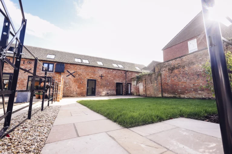 Image carousel 3569676 1774858703