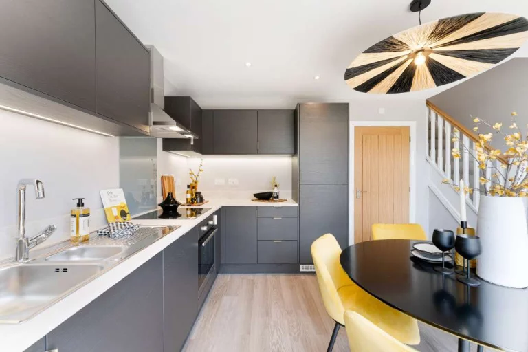 Image carousel 3569971 1775008889