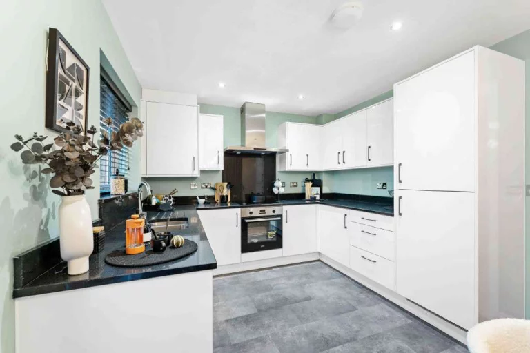 Image carousel 3570886 1775095258