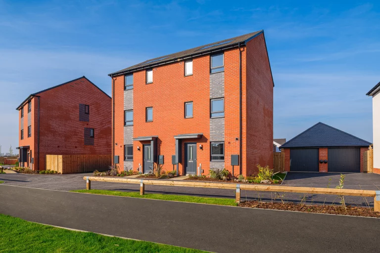 Image carousel 3572696 1775358166