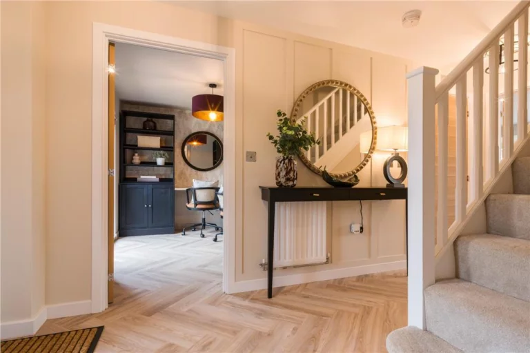 Image carousel 3573831 1775701134