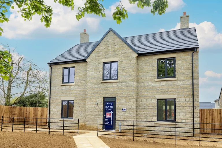 Image carousel 3574616 1775816548