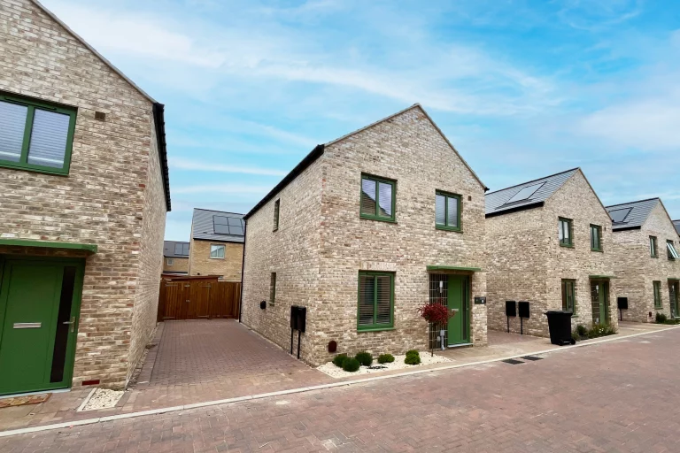 Image carousel 3577246 1776308567