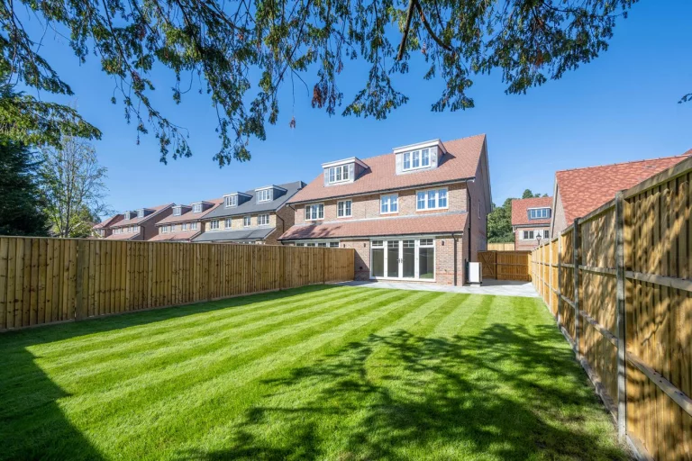 Image carousel 3578601 1776602929