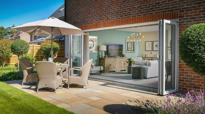 Property box 2563171 1661168207