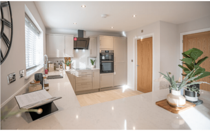 Property box 2723127 1689489963