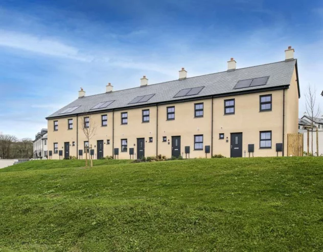 Property box 3282476 1749489811