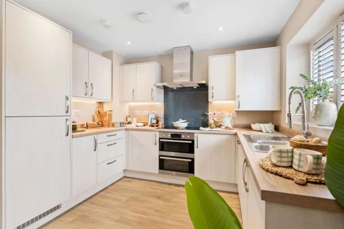 Property box 3496926 1761789668