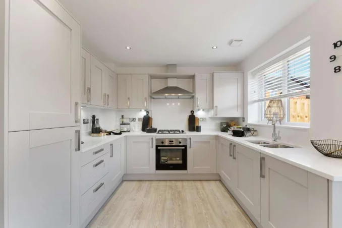 Property box 3570646 1775095253